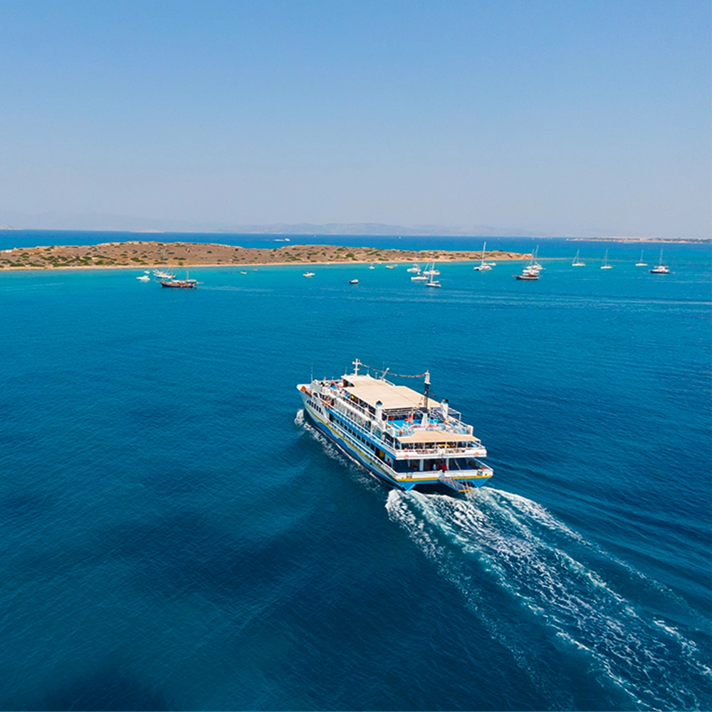 Athens Swimming Cruise vessel sailing to the islands
